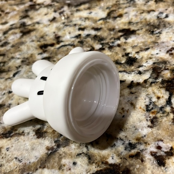 Disney Mickey Mouse Tritan Reusable Bottle 19.24 Oz New - Picture 9 of 10